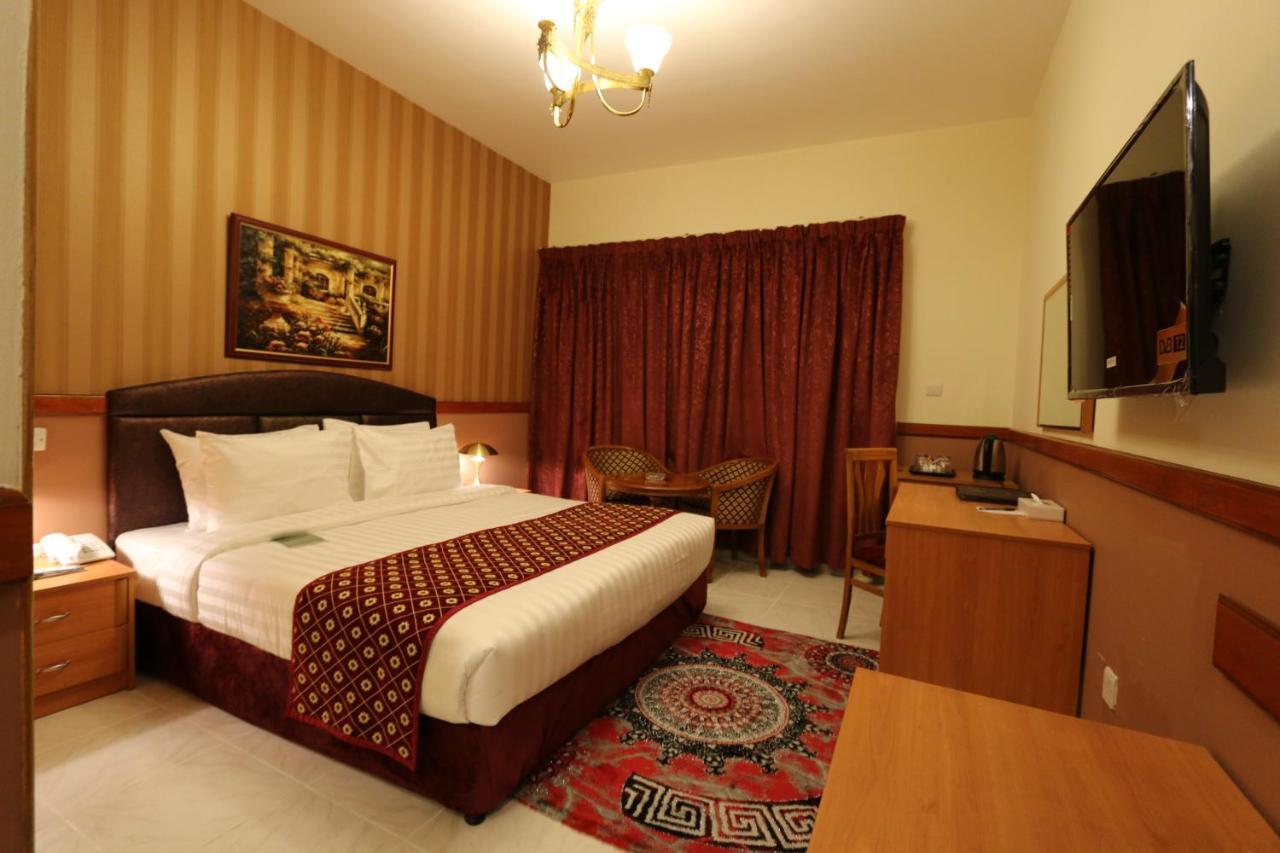 New California Hotel ドバイ エクステリア 写真